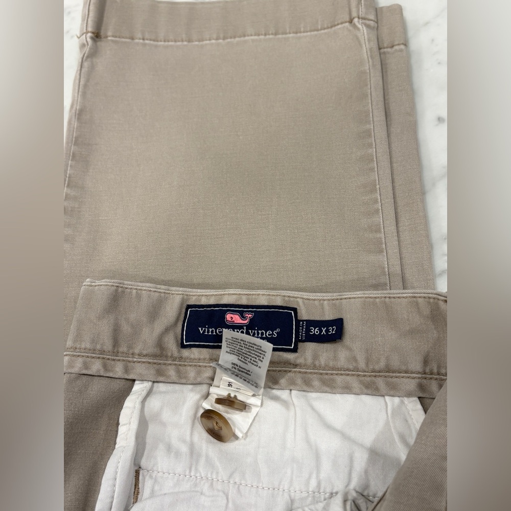Men’s Vineyard Vines, Khaki pants, Cotton/Spandex, 36x32
Fits more like 35x31